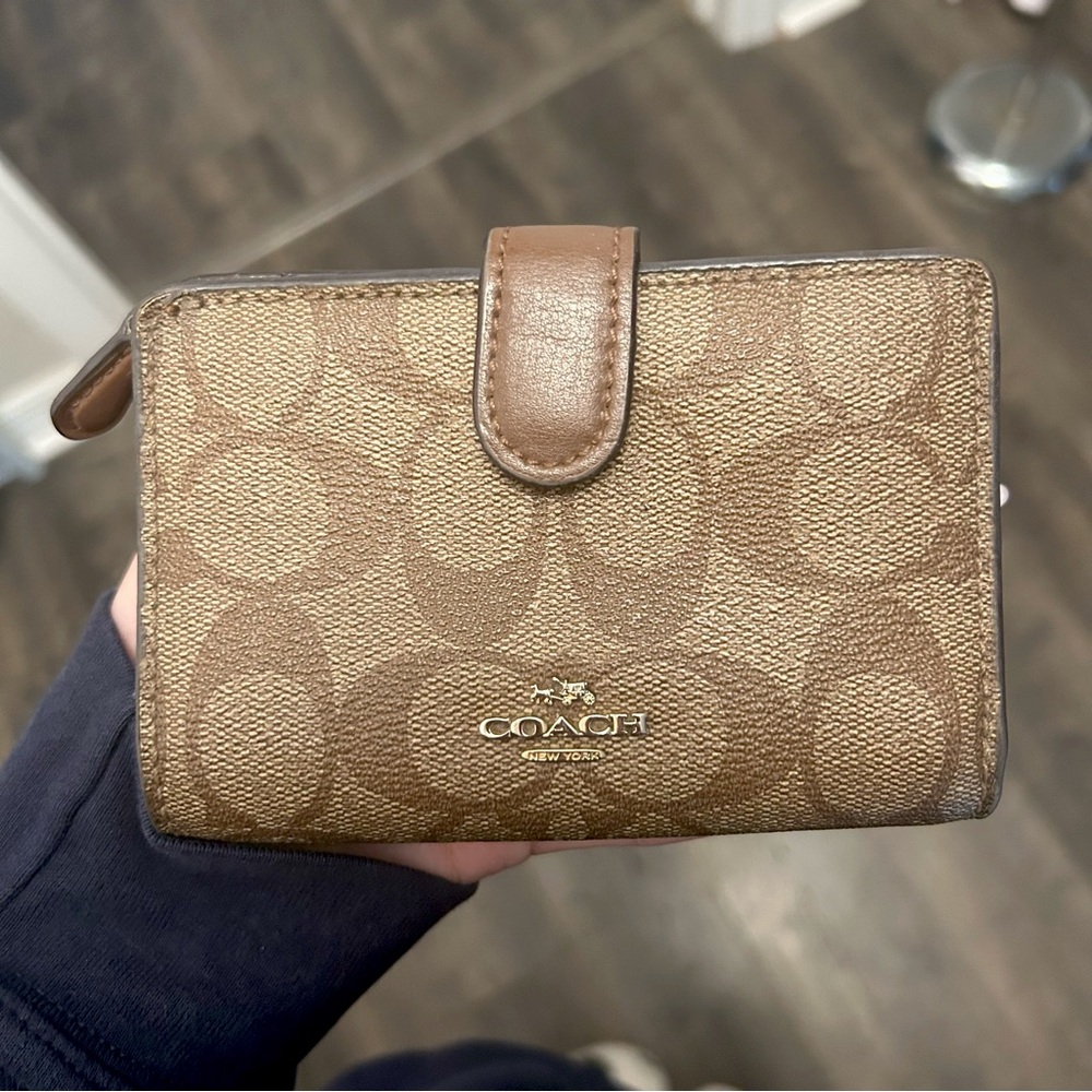 Coach Canvas Signature Brown Tan Leather Compact BiFold Zip Wallet